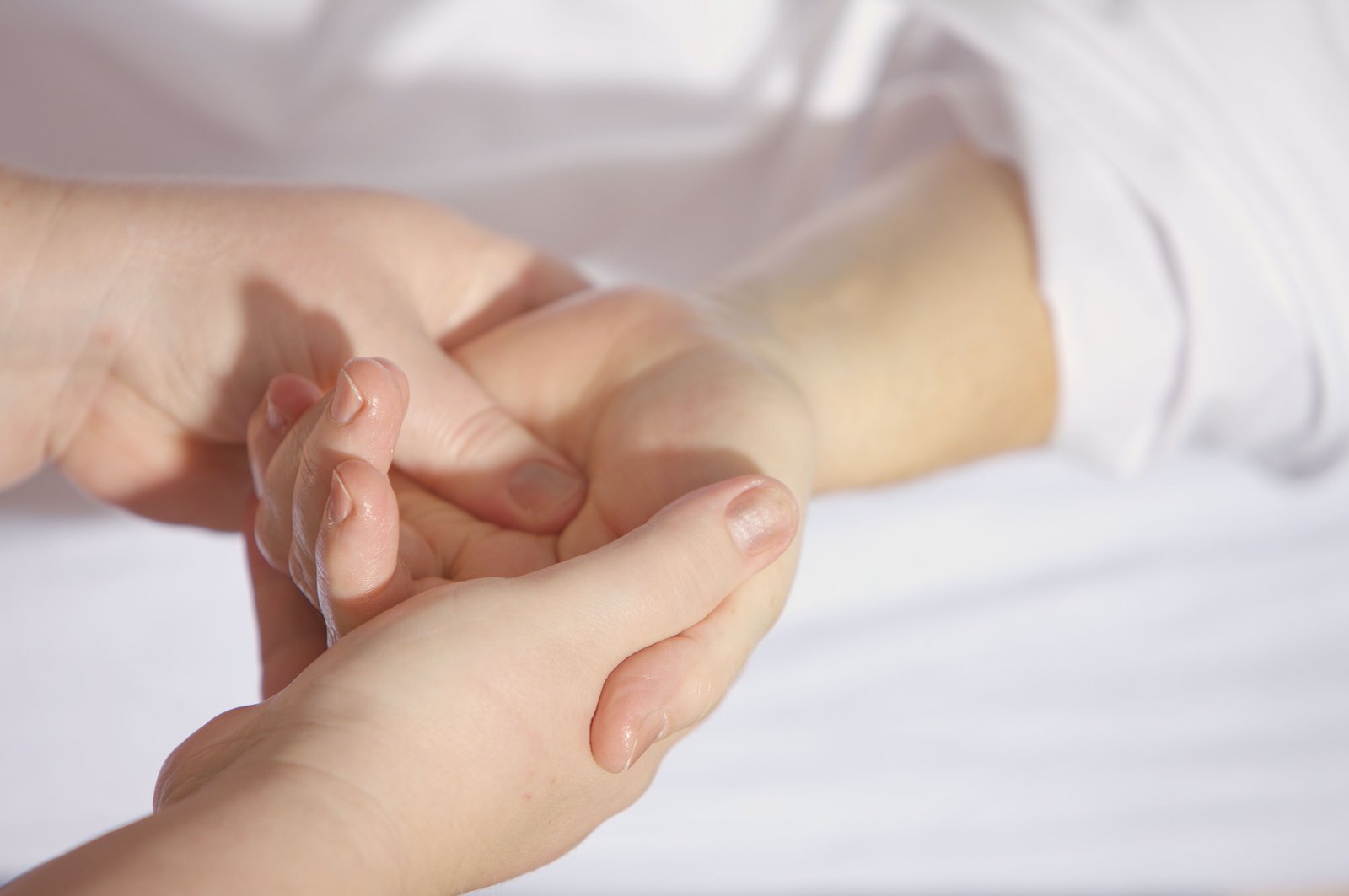 Hand reflexology therapy